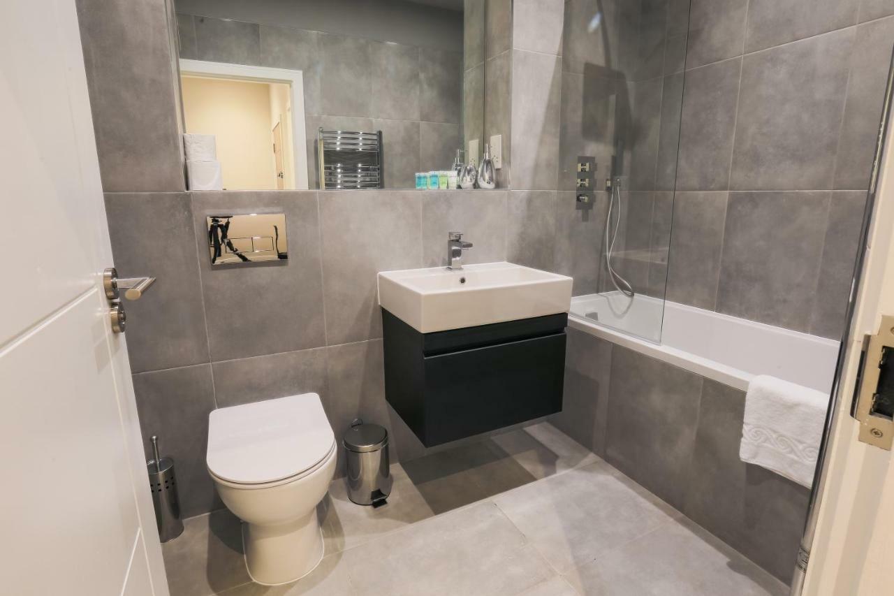 Watford Apartments Century House, Self Contained Units Luaran gambar