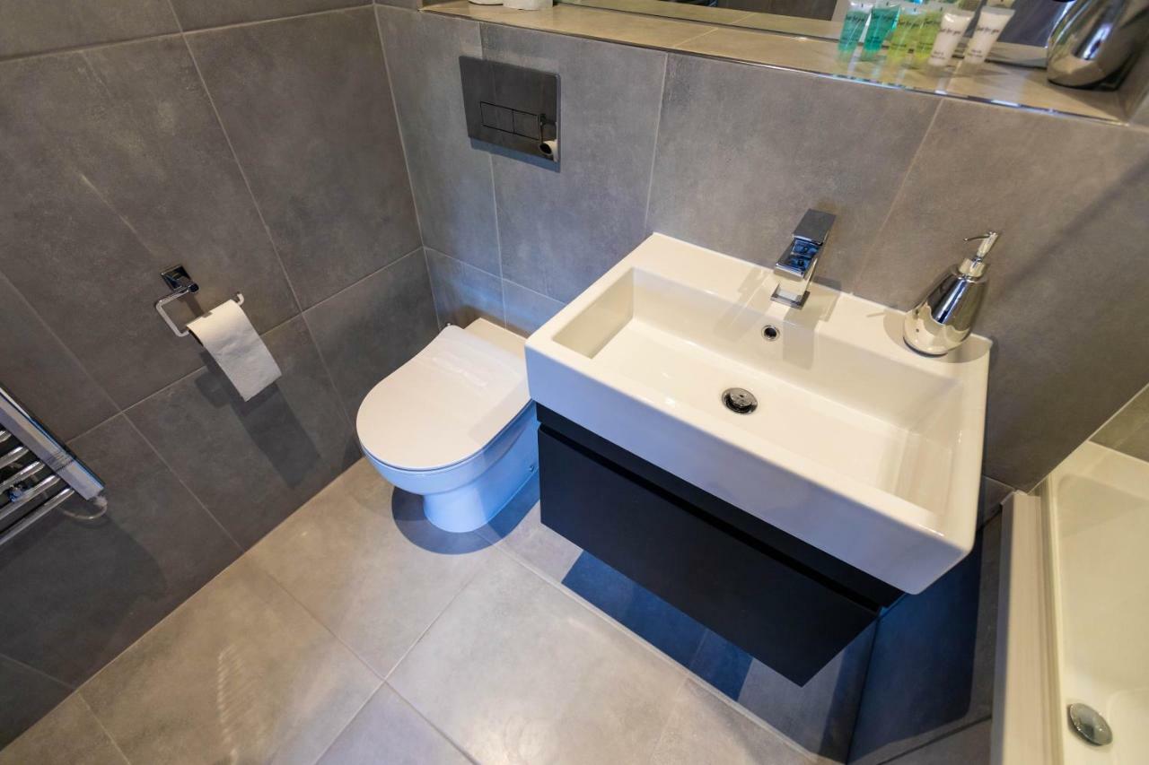 Watford Apartments Century House, Self Contained Units Luaran gambar